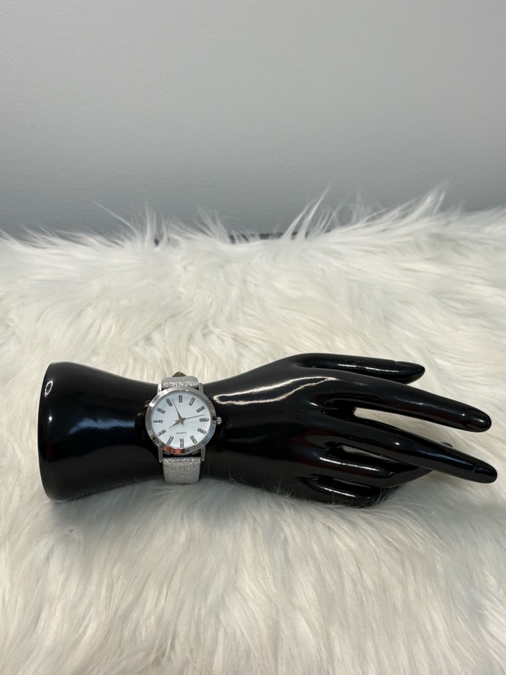 Classic Silver-Tone Women's Watch with Glitter Strap